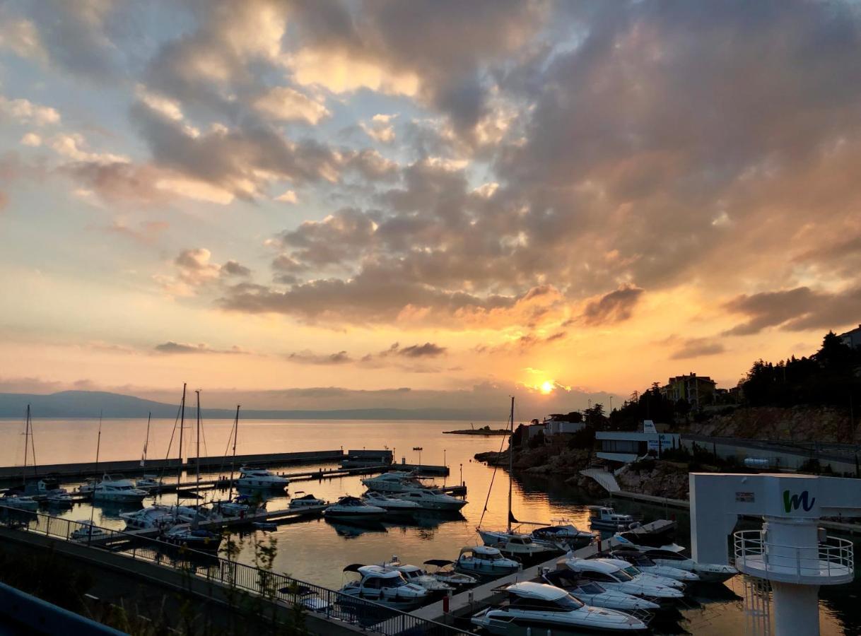 Apartment Loft-beach-apartments Ratko Novi Vinodolski
