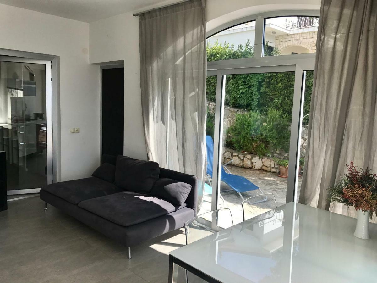Loft-beach-apartments Ratko Apartment *